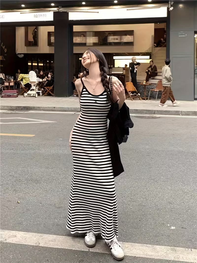 Women's French-Inspired Bodycon Maxi Dress - Off-Shoulder/One-Shoulder Striped Slim Fit Summer Dress with Built-In Bra Pads, Machine Washable Casual Chic Outfit, Warm Weather Fashion, Comfortable Fabric, Trendy Wardrobe