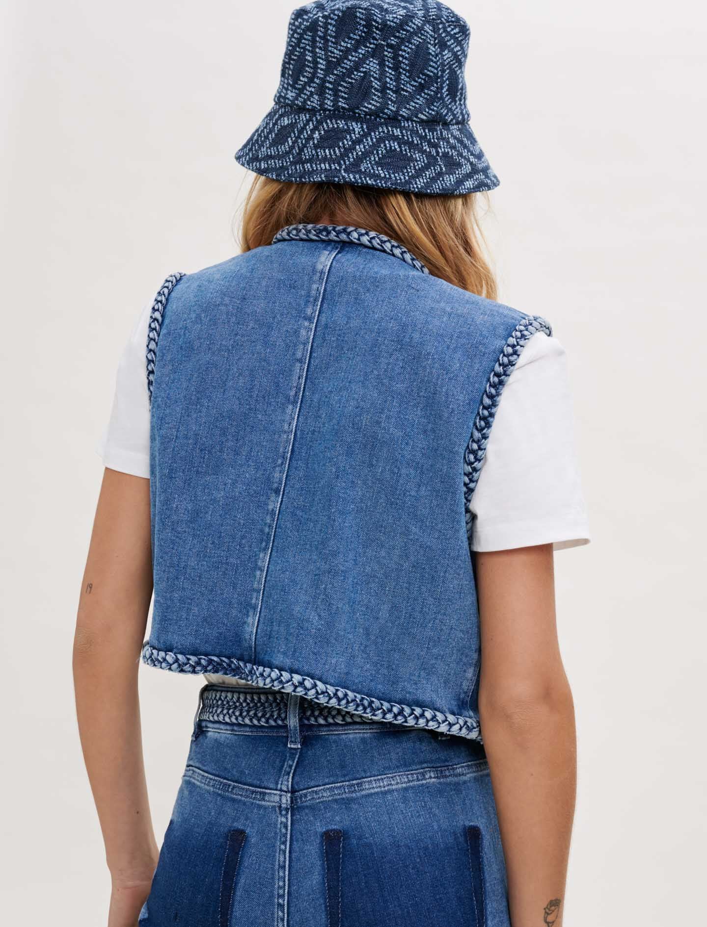 SLEEVELESS DENIM JACKET