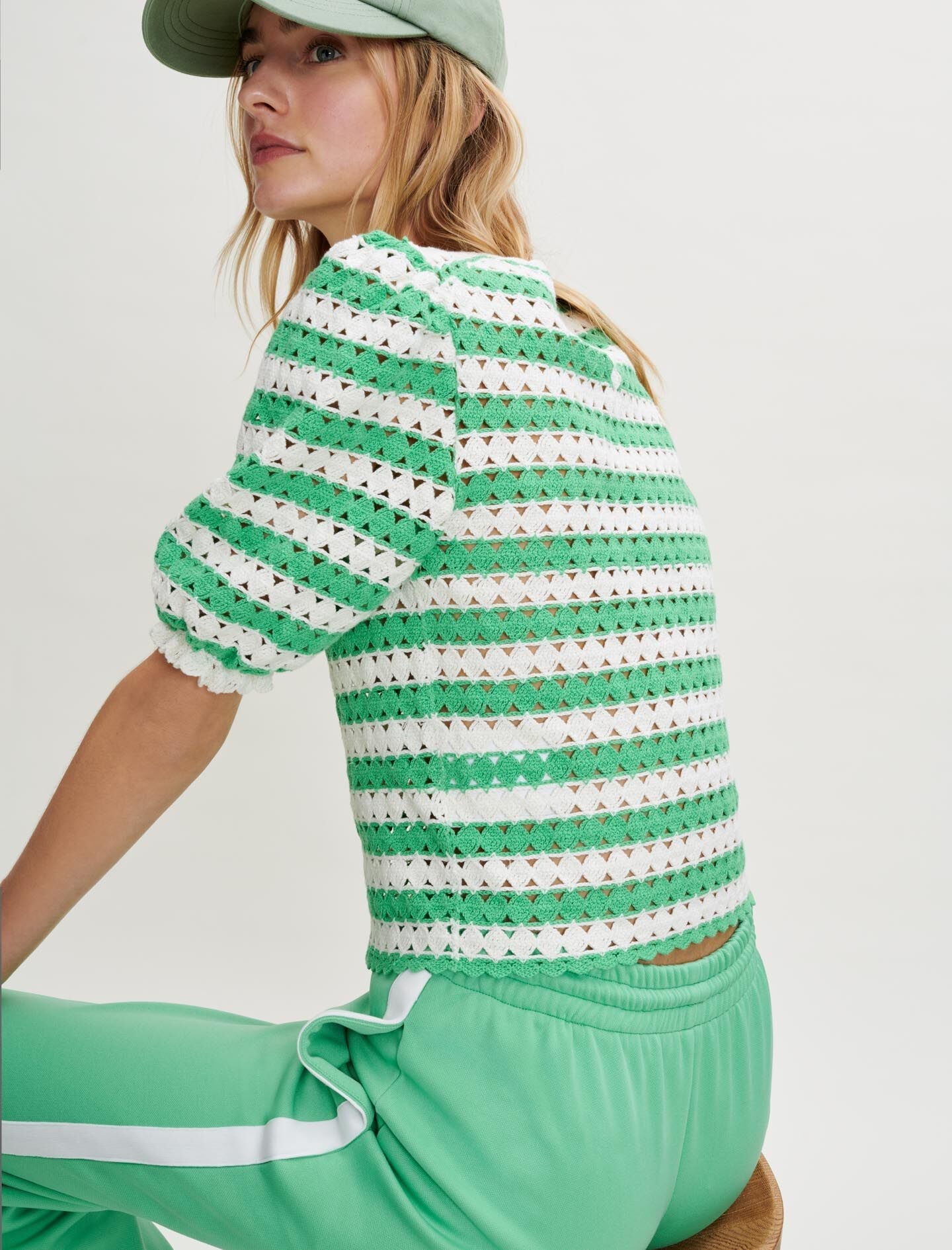 CROCHET STRIPED PULLOVER