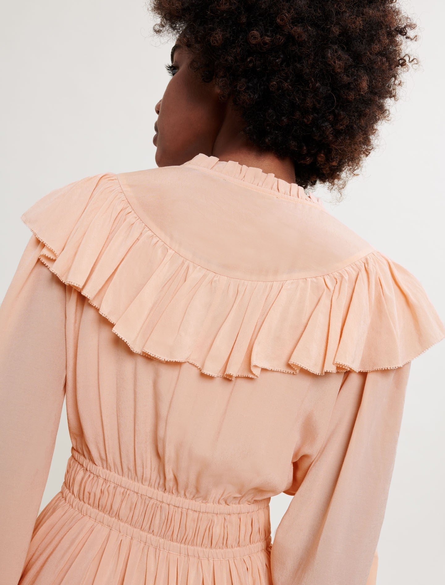 FLOWING DRESS WITH FITTED WAIST