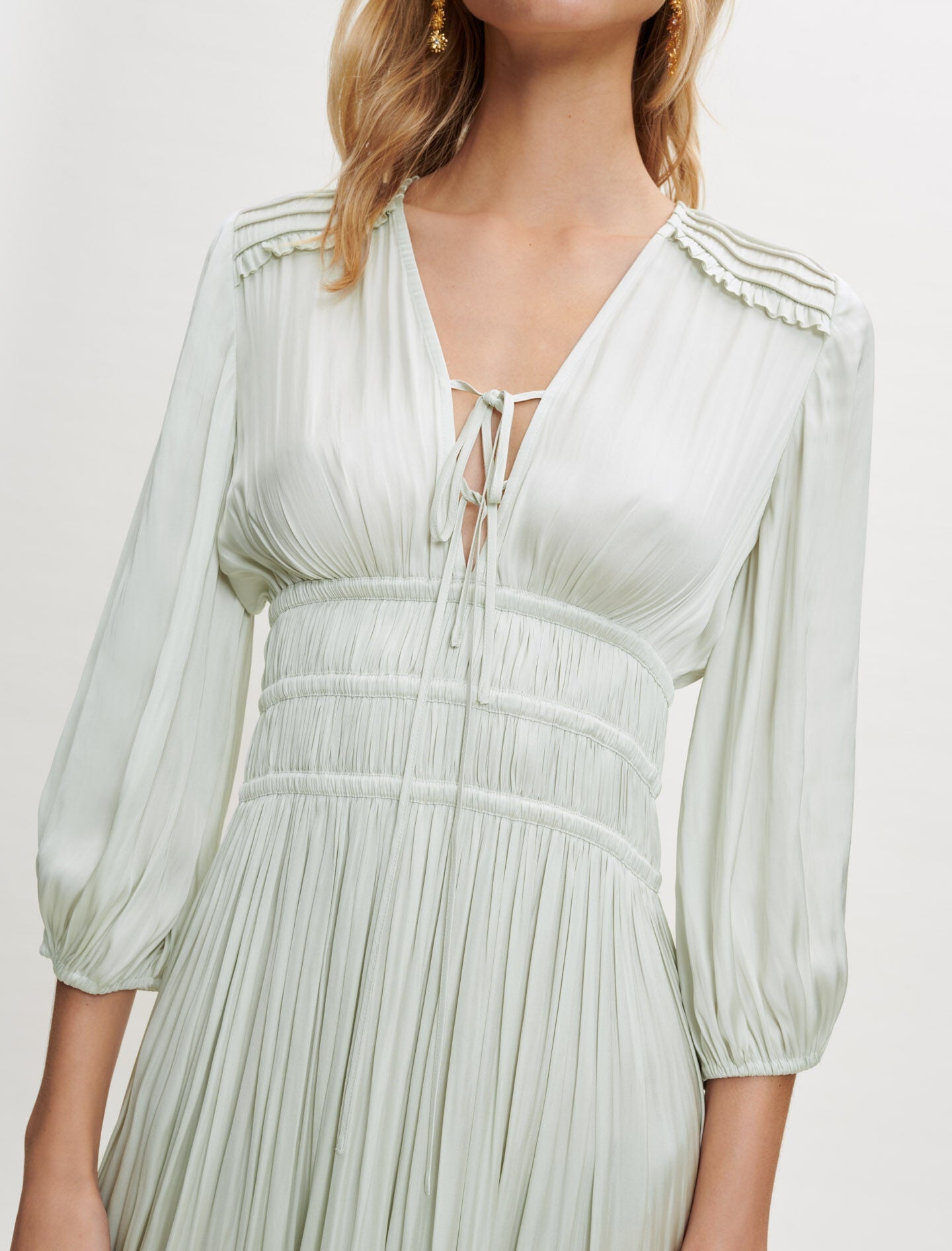 FLUID SATIN DRESS WITH A CINCHED WAIST