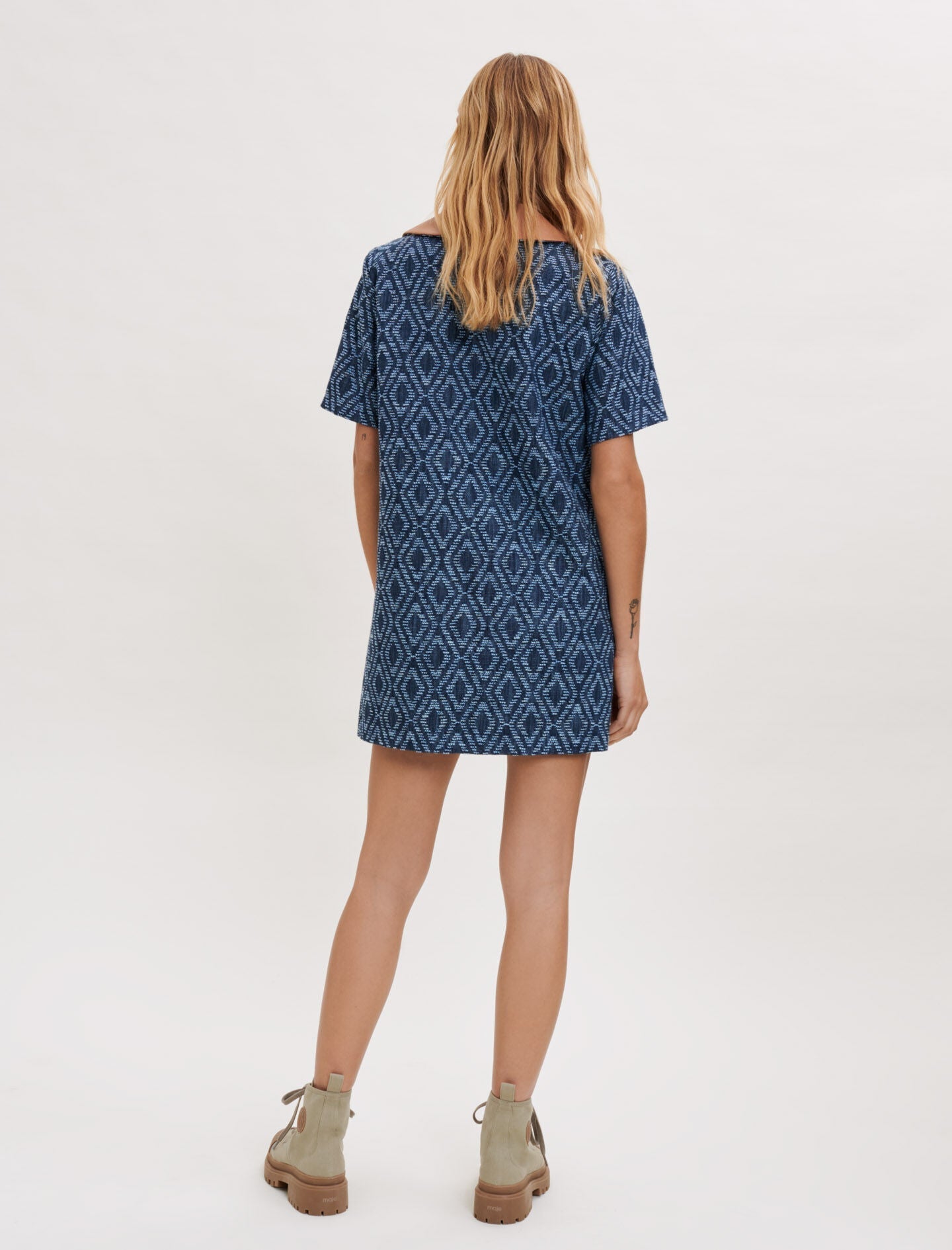 DENIM-EFFECT JACQUARD DRESS