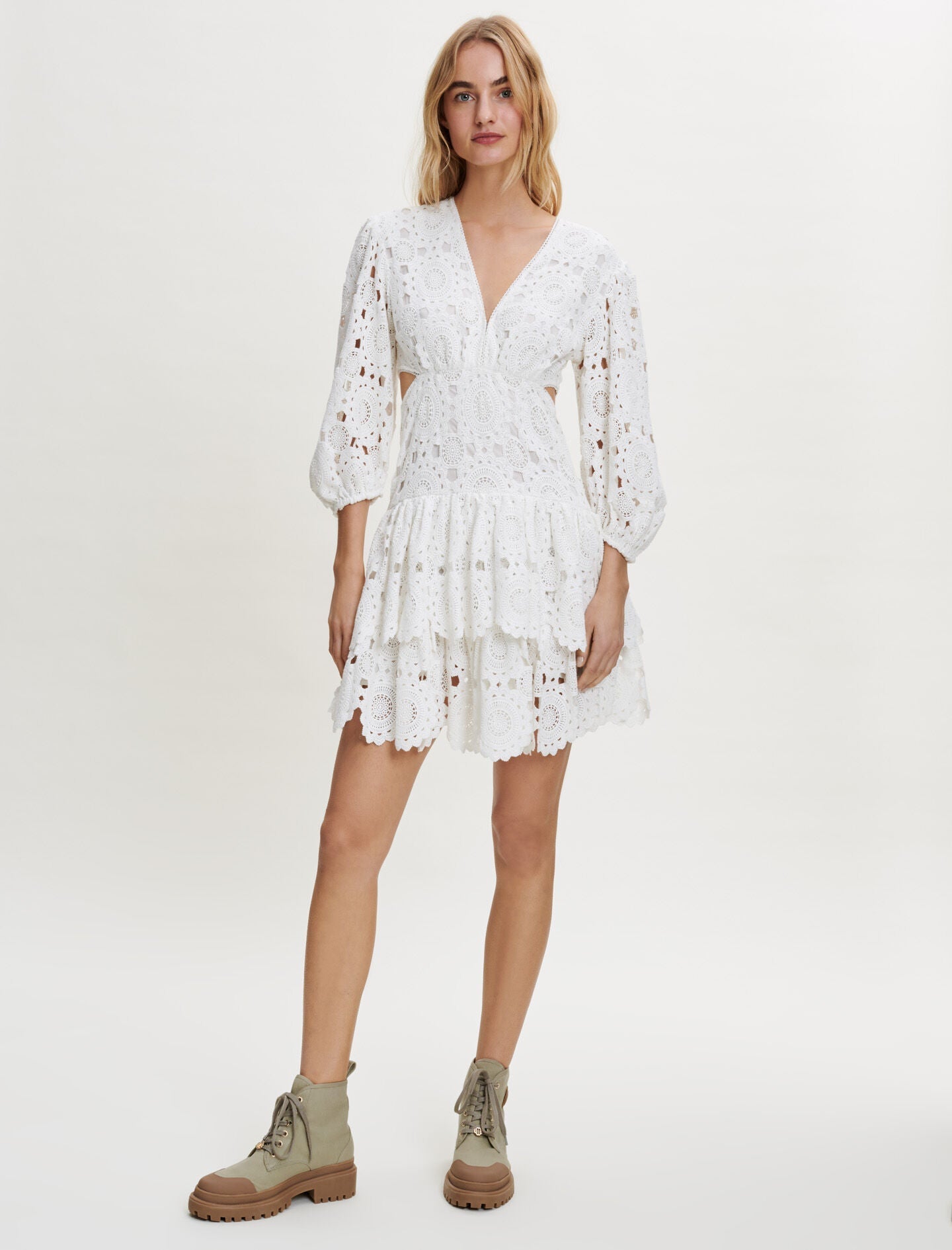 GUIPURE DRESS WITH OPENING AT THE WAIST
