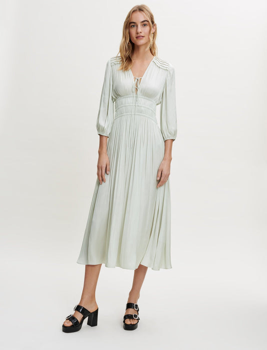 FLUID SATIN DRESS WITH A CINCHED WAIST