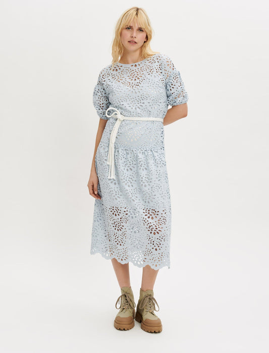 BACKLESS GUIPURE DRESS